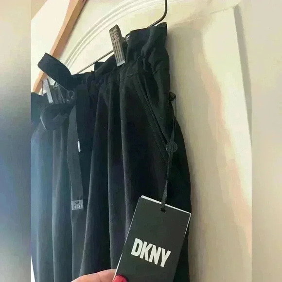 NWT DKNY Black Pants with Tie, Elastic Waist Women’s size 10 - Picture 5 of 10